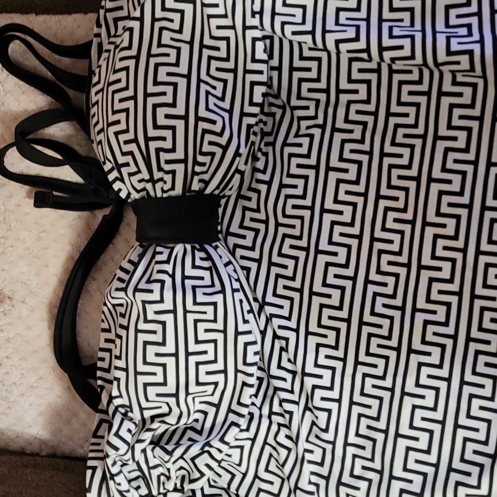Cacique black & white Aztec design halter neck swim tankini top only worn 2x